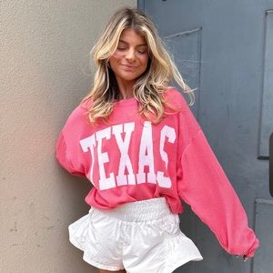 Women’s Medium BUCKETLIST Boutique Pink Texas Corduroy Crewneck Sweatshirt